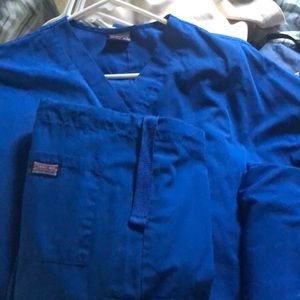 5 complete set medium scrubs